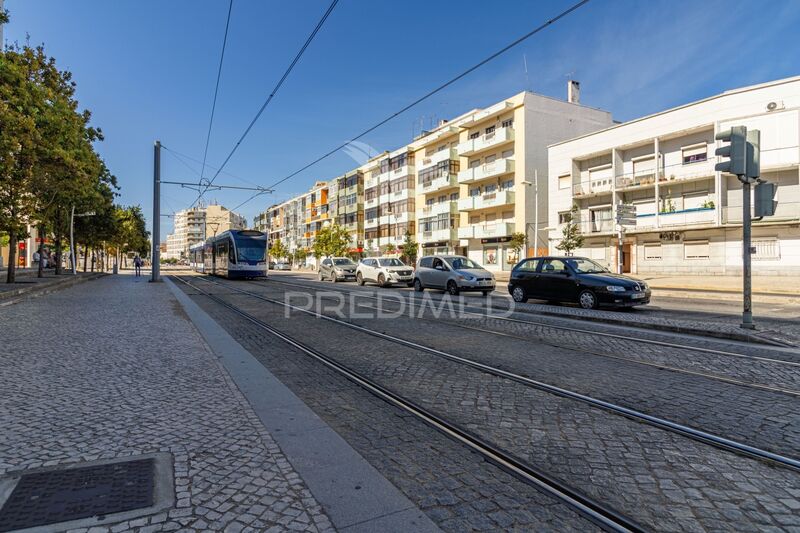 Apartment 2 bedrooms Almada - ground-floor, balcony, green areas, great location