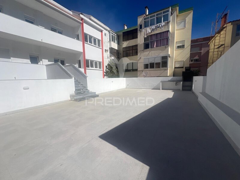 Apartamento Moderno T3 Barreiro - balcón, doble acristalamiento, equipado, barbacoa, terraza
