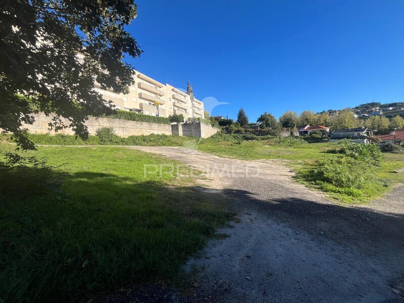 Terreno com 3.100m² no Centro de São Torcato, Guimarães