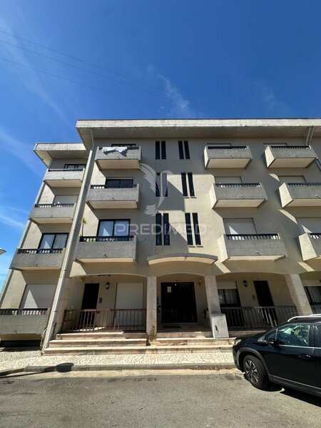 Apartamento T3 com boas áreas Paços de Brandão Santa Maria da Feira - cozinha equipada, lugar de garagem