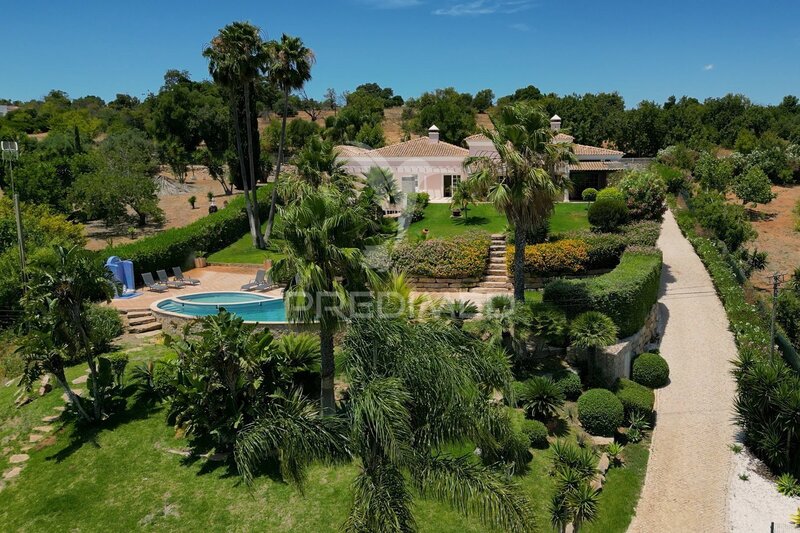 Farm 4 bedrooms Olhão - gardens, electricity, terraces, cowshed, riding arena, water, water hole, swimming pool