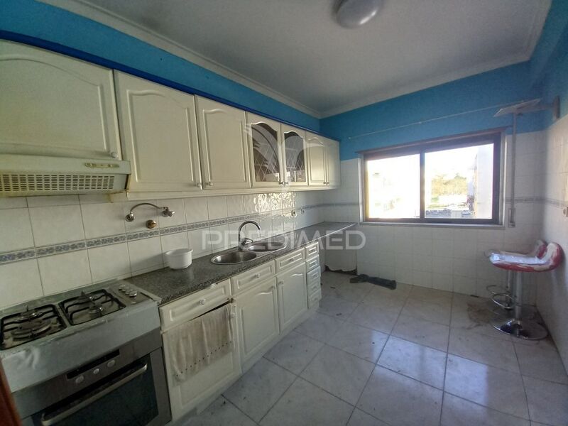 Apartamento T3 Amora Seixal - 2º andar, varanda, equipado