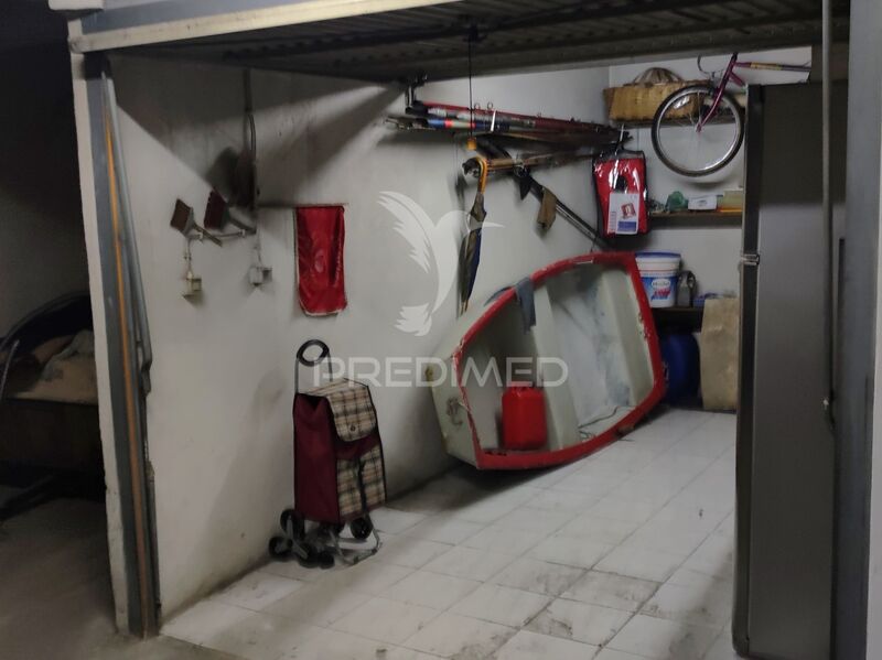 Garage with 16sqm Almada - easy access