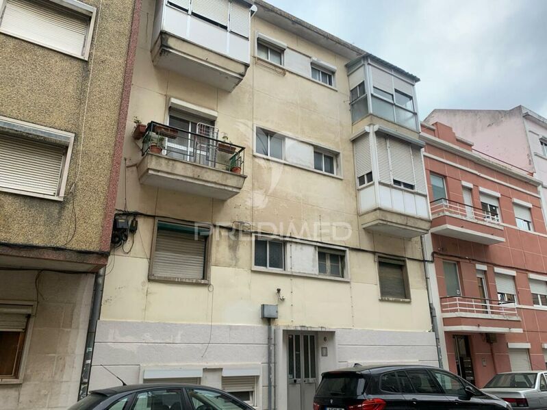 Apartment well located 1 bedrooms Loures