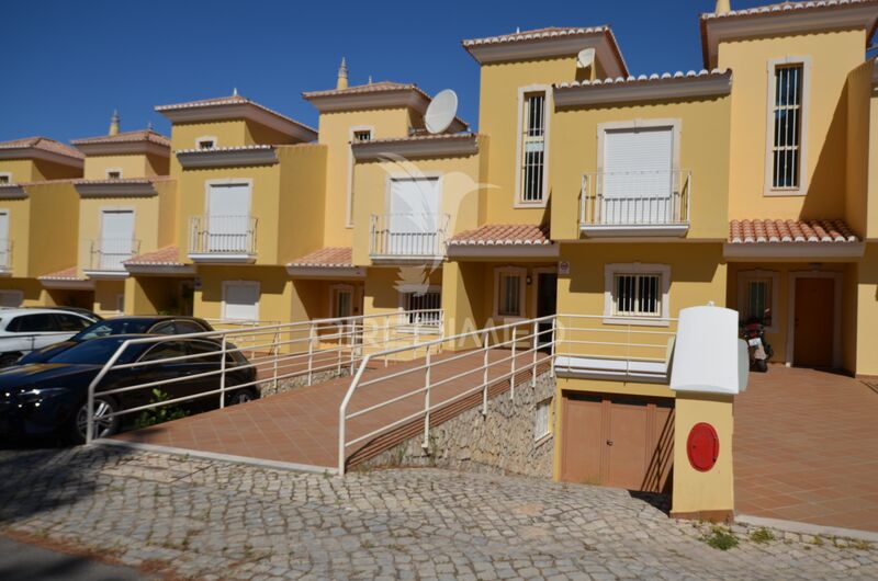 Casa de luxo V3 Quarteira Loulé - garagem, piscina, bbq, jardins