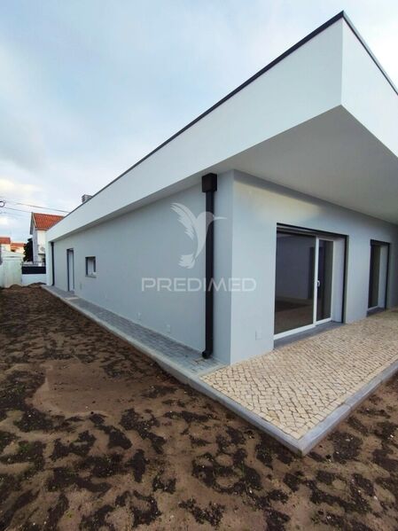 House V3 Isolated Fernão Ferro Seixal - barbecue, alarm, air conditioning, solar panels, swimming pool, garage