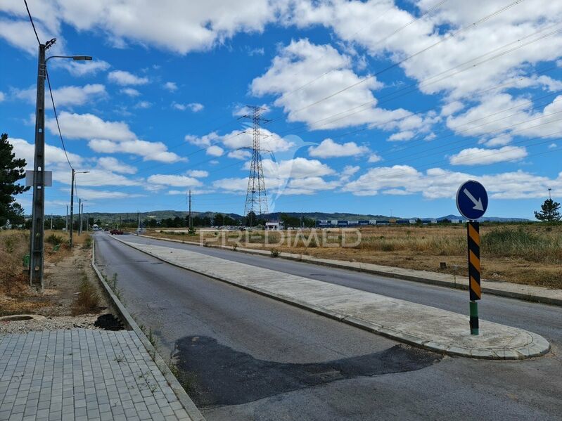 земля новые c 627m2 Quinta do Anjo Palmela - гараж, вода, свет