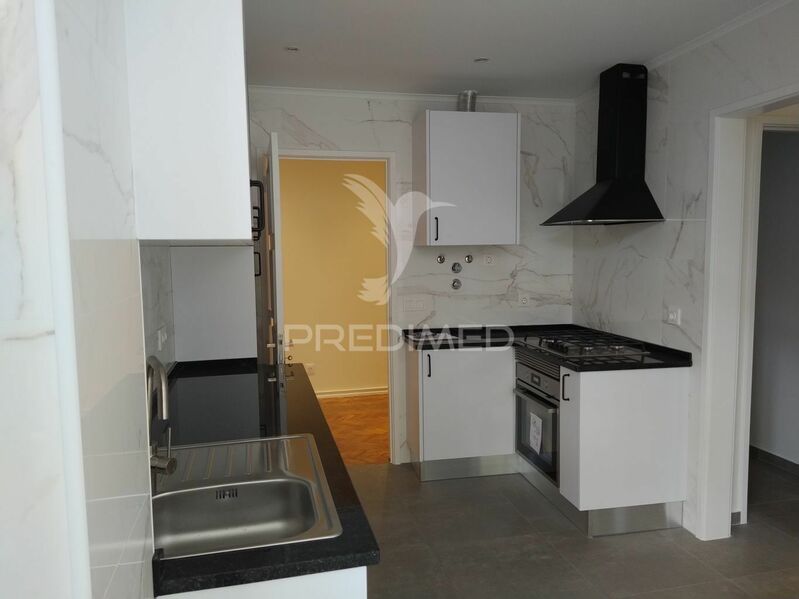 Apartment 3 bedrooms Renovated Olivais Lisboa - double glazing, balcony, kitchen