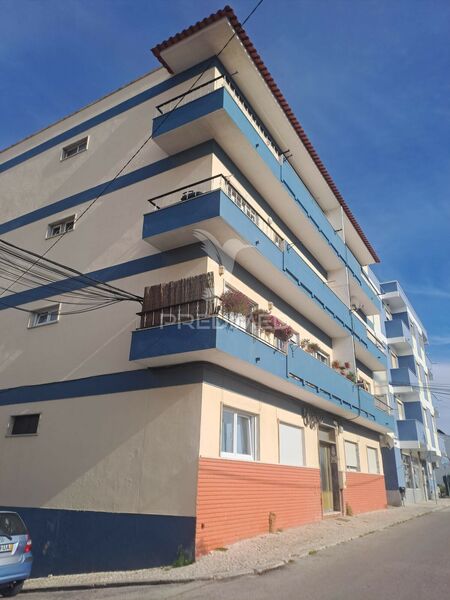 Apartment T3 Renovated well located Palmela - balcony
