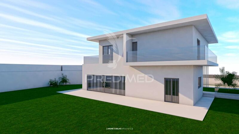 Land with approved project Santo António da Charneca Barreiro