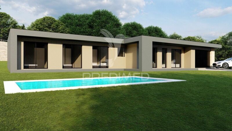 Land with 1340sqm Prado (São Miguel) Vila Verde - easy access