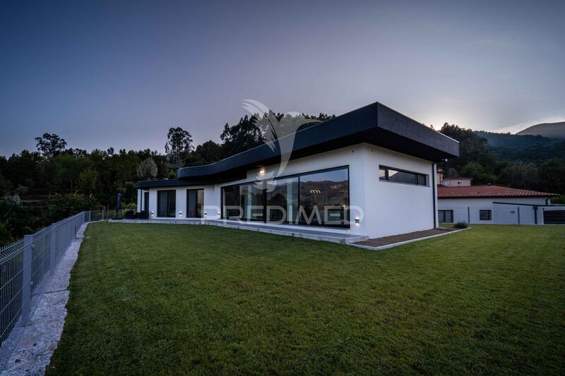 House neues V3 Rio Caldo Terras de Bouro - garden, underfloor heating, video surveillance, store room, terrace, air conditioning, garage, automatic irrigation system, alarm