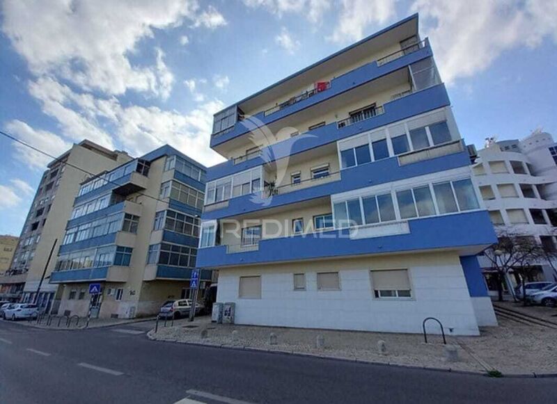 Apartamento T4 Renovado Almada - vidros duplos