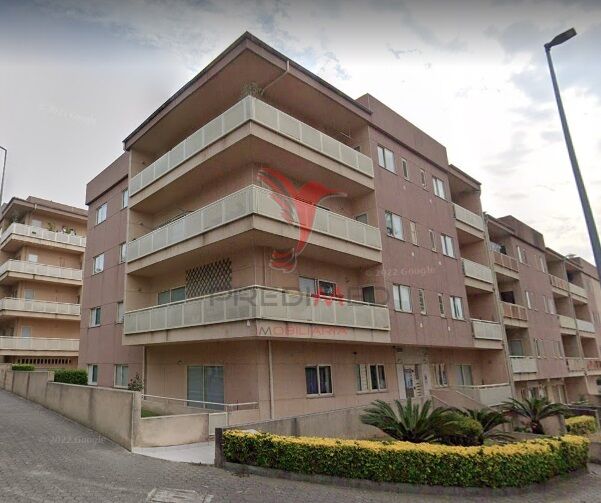 Venda Apartamento T3 Canelas Vila Nova de Gaia - r/c, cozinha equipada, garagem