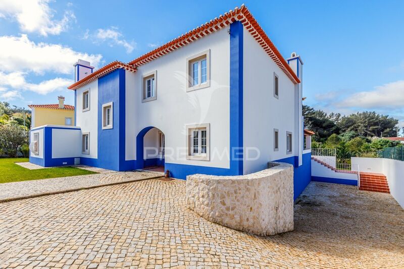 House nouvelle V4 Sintra - garden, balcony, garage, solar panels, swimming pool, air conditioning, automatic irrigation system