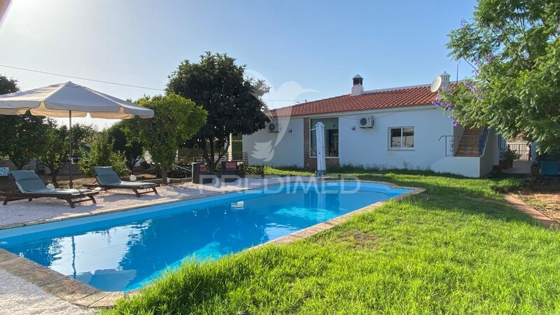 Quintinha V3 com casa Silves - salamandra, mobilada, equipada, água, vidros duplos, piscina, lareira, portão automático, furo, ar condicionado, jardim, bbq