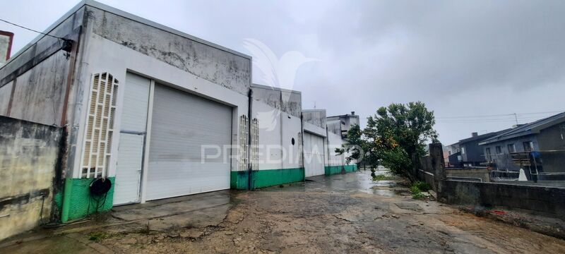 Warehouse with 496.15sqm Vila Nova de Gaia - easy access, dressing rooms, parking lot, storage room