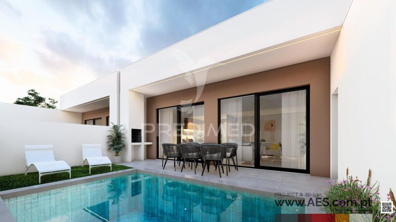 House new 4 bedrooms Seixal - equipped kitchen, swimming pool, barbecue, air conditioning, solar panels, double glazing