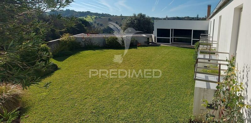 Moradia Moderna V5 Moçarria Santarém - piscina, garagem, lareira, videovigilância, vista campo, isolamento acústico, ar condicionado, jardim, cozinha equipada