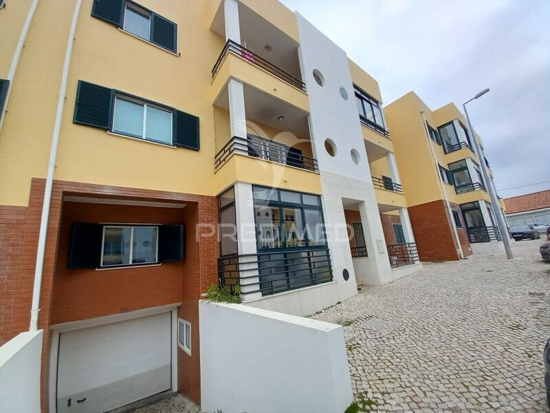 Apartamento Renovado T2 Alcabideche Cascais - garagem, varanda, marquise, terraço, arrecadação, lareira