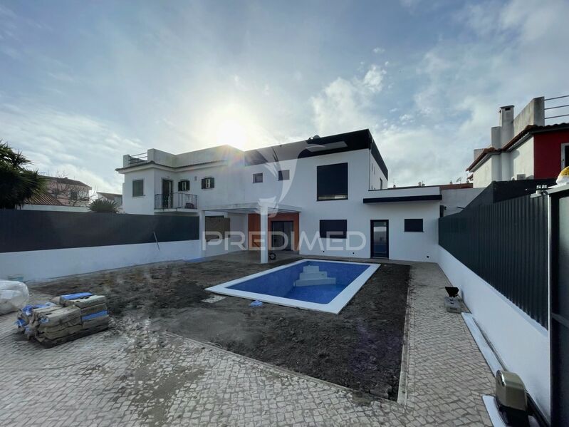 House V4 Setúbal - swimming pool, backyard, garden, fireplace