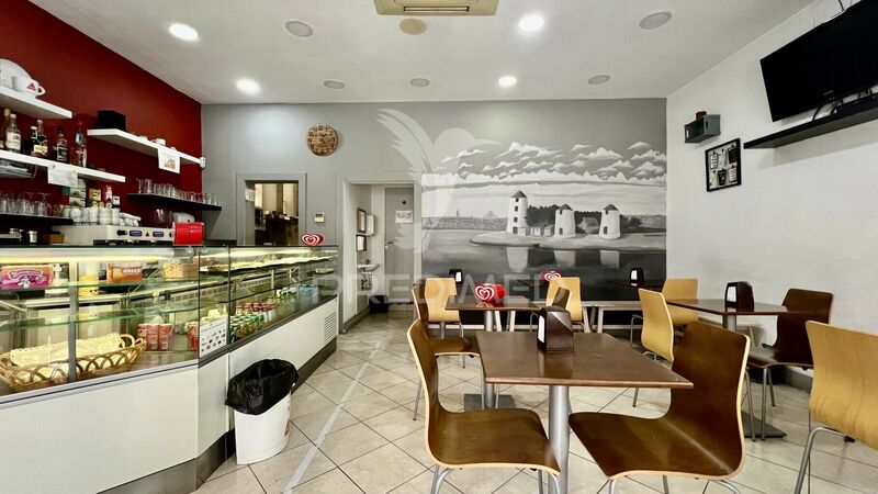Coffee shop Equipped in the center Barreiro