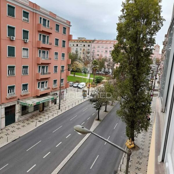 Apartamento T1 Remodelado Areeiro Lisboa - garagem