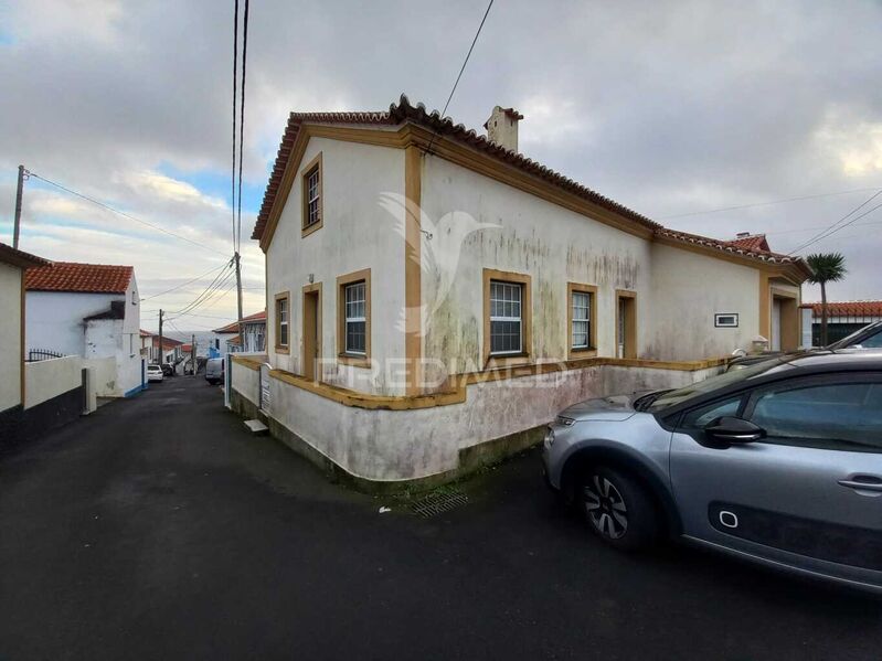 House 3 bedrooms São Mateus Angra do Heroísmo - garage