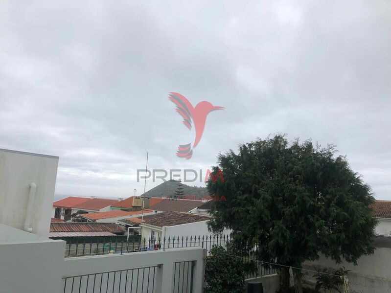 Moradia V3 para venda Santa Luzia Angra do Heroísmo - garagem, quintal