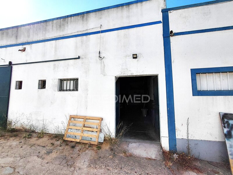 Warehouse Industrial with 70sqm Quelfes Olhão - parking lot