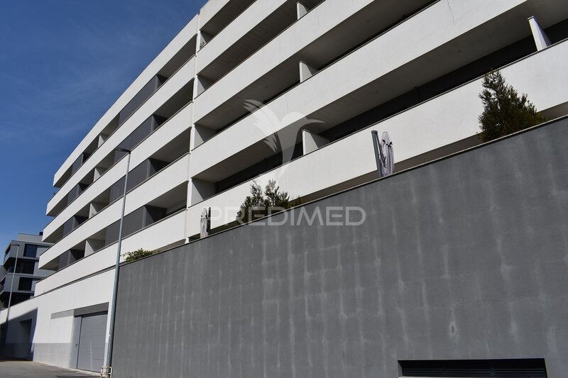 Apartamento T2 de luxo Vila Nova de Gaia - terraço, cozinha equipada, 4º andar, excelente localização, varandas, garagem