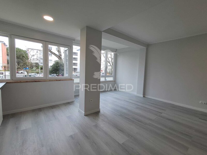 Apartamento T2 Renovado Oeiras - arrecadação