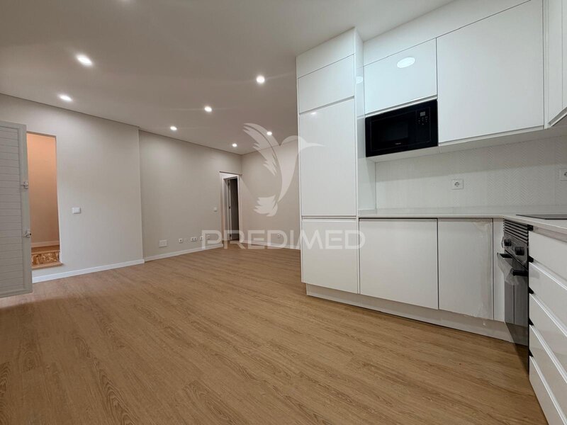 Apartamento Renovado T2 Palmela - cozinha equipada, sótão