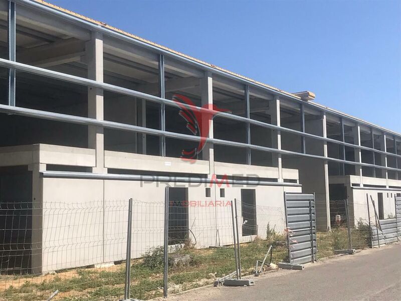 Warehouse with 1000sqm Arruda dos Vinhos