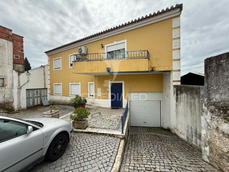 Apartamento T3 no centro Portalegre - r/c, varanda, ar condicionado, garagem