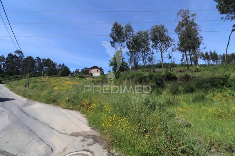 Land with 1950sqm Vila Verde - easy access
