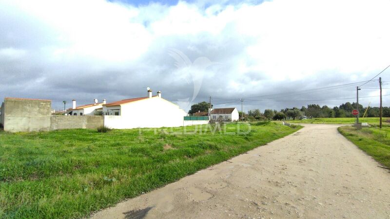 Terreno Urbano com 842m2 Granho Salvaterra de Magos - água, bons acessos