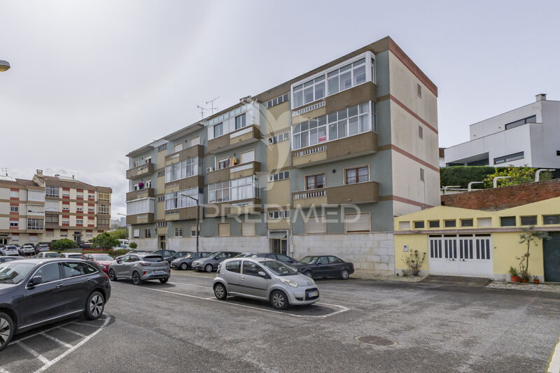 Apartment in the center 3 bedrooms Loures - balcony, store room, barbecue, balconies, 2nd floor