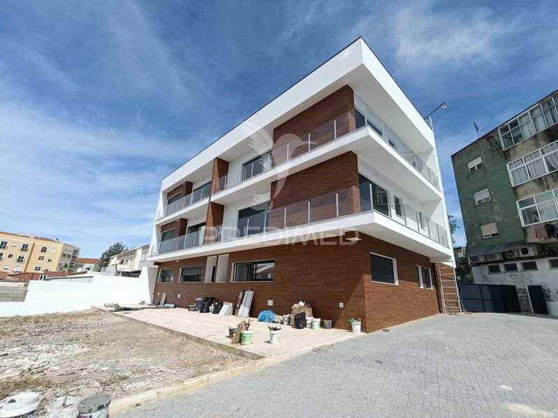 Apartment new 3 bedrooms Seixal - playground, parking lot, ground-floor, garden, balcony, balconies, barbecue, 2nd floor
