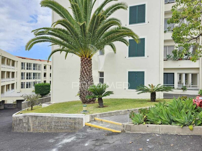 Apartamento T3 São Pedro Funchal - condomínio fechado, parque infantil, arrecadação, varanda, garagem