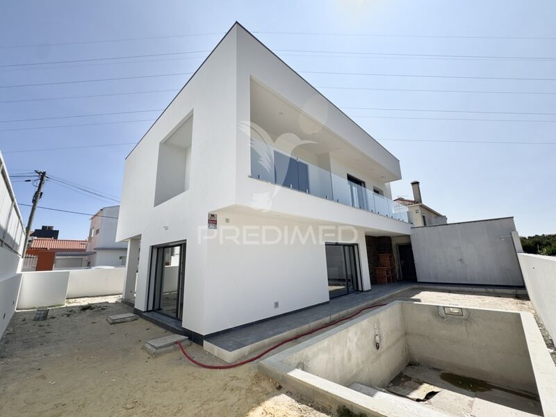 House/Villa neues V4 Corroios Seixal - swimming pool, garage, garden, solar panels, balcony, double glazing, equipped kitchen, air conditioning