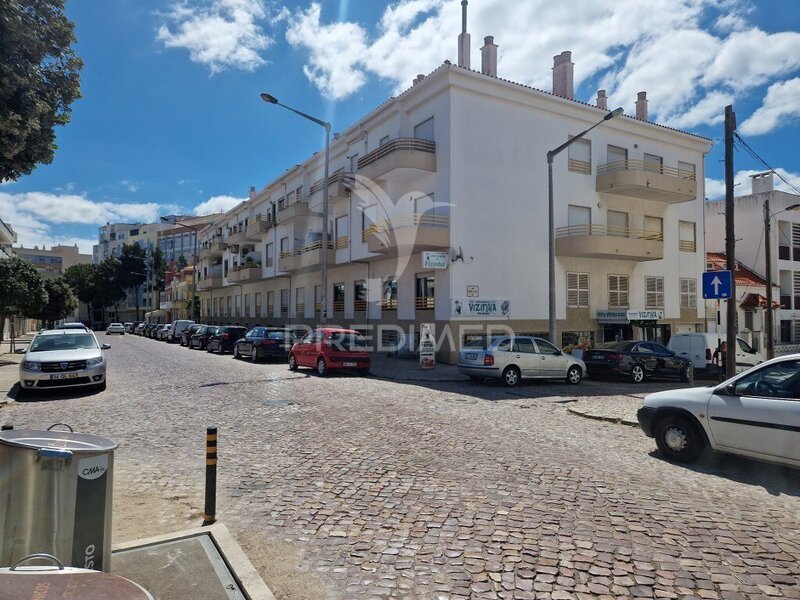 Apartamento Remodelado T3 Costa da Caparica Almada - bbq, garagem, varanda, vidros duplos