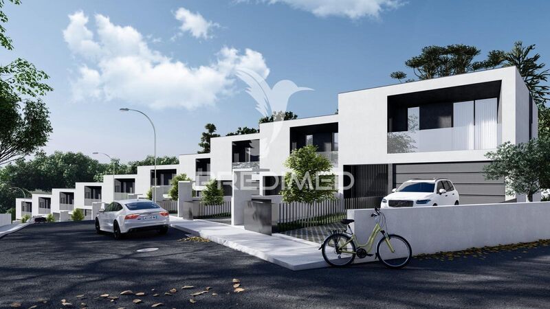 House Modern townhouse V3 Lanhoso Póvoa de Lanhoso - garage, terrace, double glazing, equipped kitchen