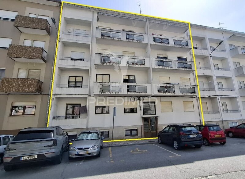 Prédio Urbano Guarda - varandas, sótão, localização privilegiada