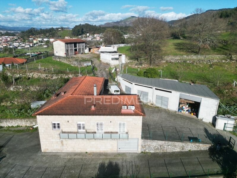 Quinta V4 Guimarães - quintal, vidros duplos, isolamento térmico, ar condicionado, regadio, água, tanque, garagem, equipada, cultura arvense