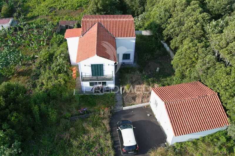 House 2 bedrooms Biscoitos Praia da Vitória - terrace, swimming pool, garage