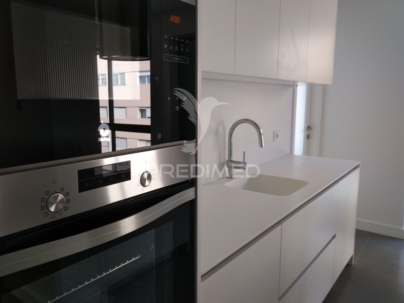 Apartment 4 bedrooms Porto - garage, balcony, parking space, garden, thermal insulation