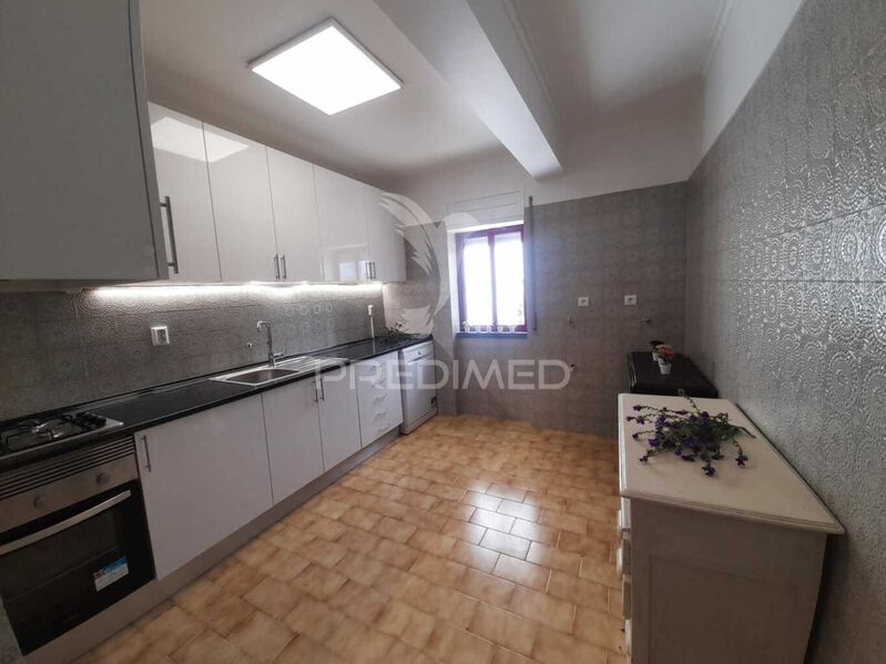 Apartment T1 Almada - tiled stove, double glazing, tennis court, store room, kitchen