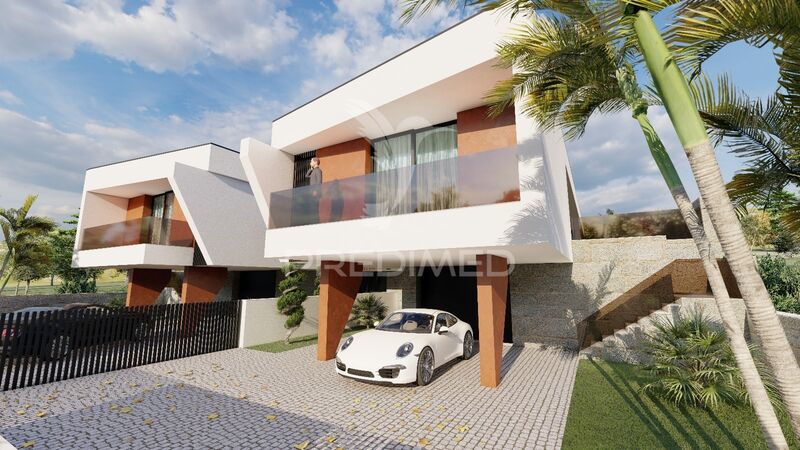 Land uusi with 1114sqm Guimarães
