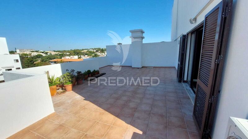 Apartamento T2 Quarteira Loulé - garagem, muita luz natural, varandas, terraço, excelente localização